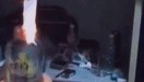 开心一刻：一哥们老婆买了只小狗，整天拿人民币给他闻，然后藏的钱都被老婆找