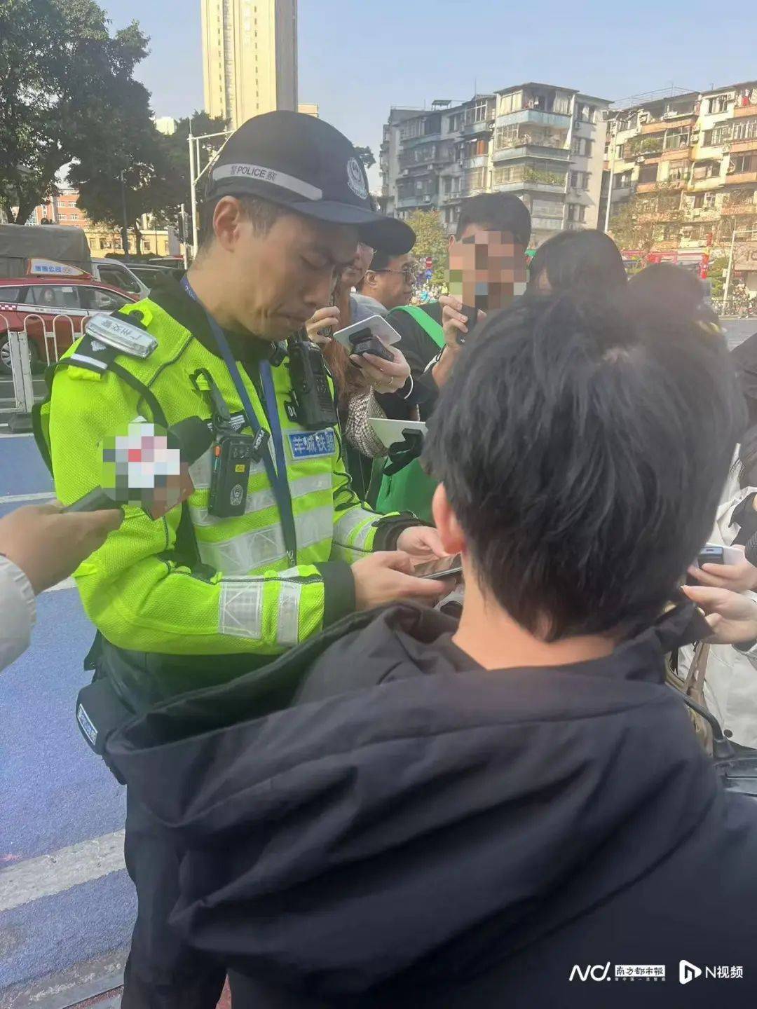 罚50！罚100！广州“电鸡”车主被罚，现场直击