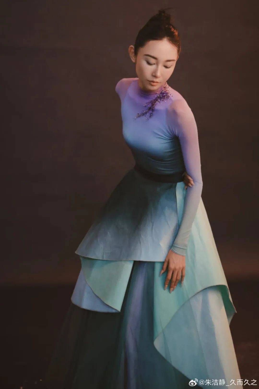浙江知名女演员，重病归来！曾四登春晚，流泪照心疼