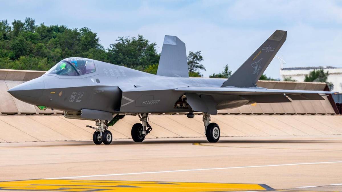 福建舰最后一次海试,美媒:航母已无优势,想战胜中国需淘汰航母