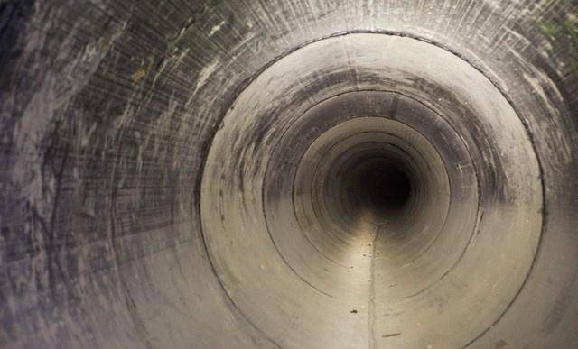 “管道 - 3” 行动：俄军敢死队爬4天管道，攻入库皮扬斯克，打懵守城乌军