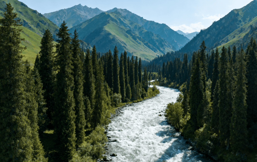 近期山西降雨降温 旅客注意安全!