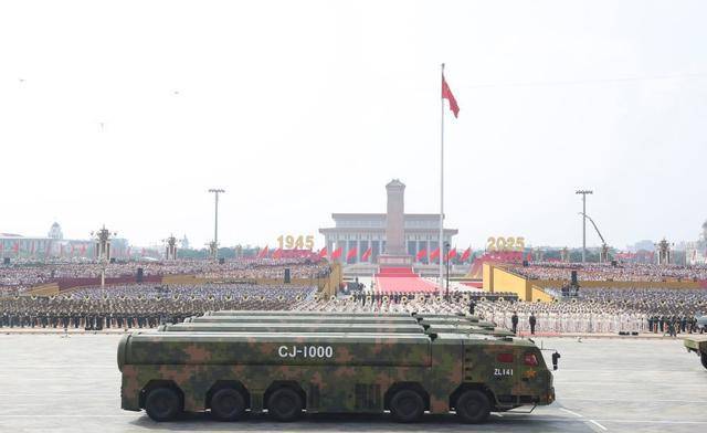 当我们等待惊雷-2、巨浪-4时，长剑-1000亮相的背后，隐藏更强大的战略可能？