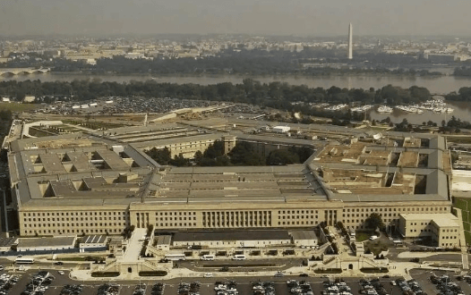 100多国军官抵京,解放军送美特殊礼物,美媒察觉到危险,特朗普这局下错棋了,不简单