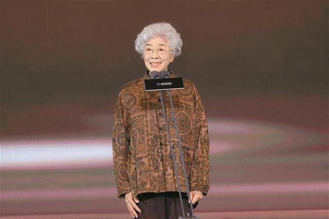 【深圳特区报】83岁传奇院士王志珍：心无旁骛追求最本质最纯粹的科学问题