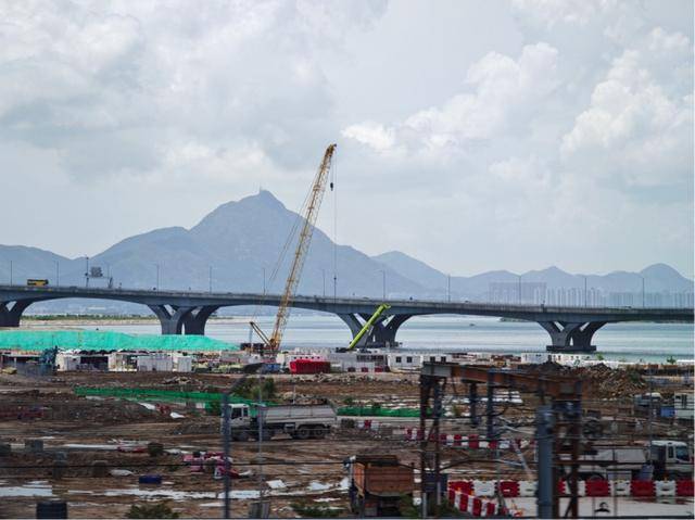 香港股票印花税（收）再超土地收入