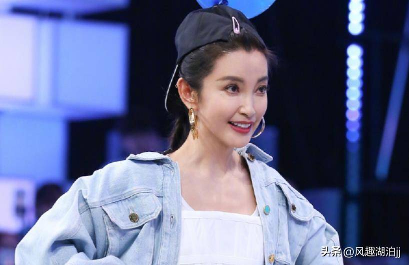 赵丽颖李冰冰同台，杜华独赞赵丽颖，李冰冰高情商应对！