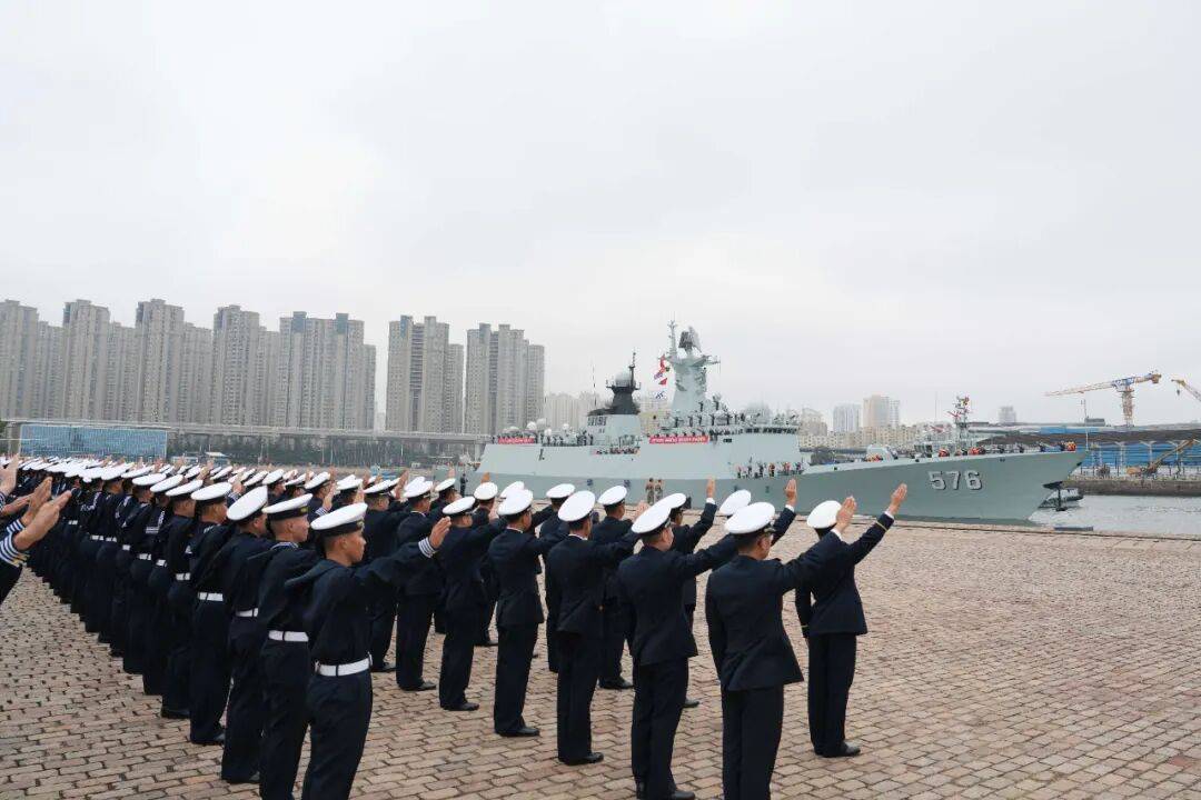 唐山舰、大庆舰、太湖舰，起航！