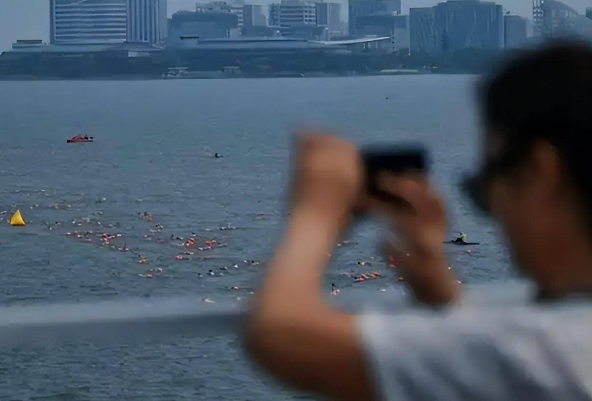 上海泳渡赛女选手隐私照被直播，赛事承办方发布致歉与整改声明